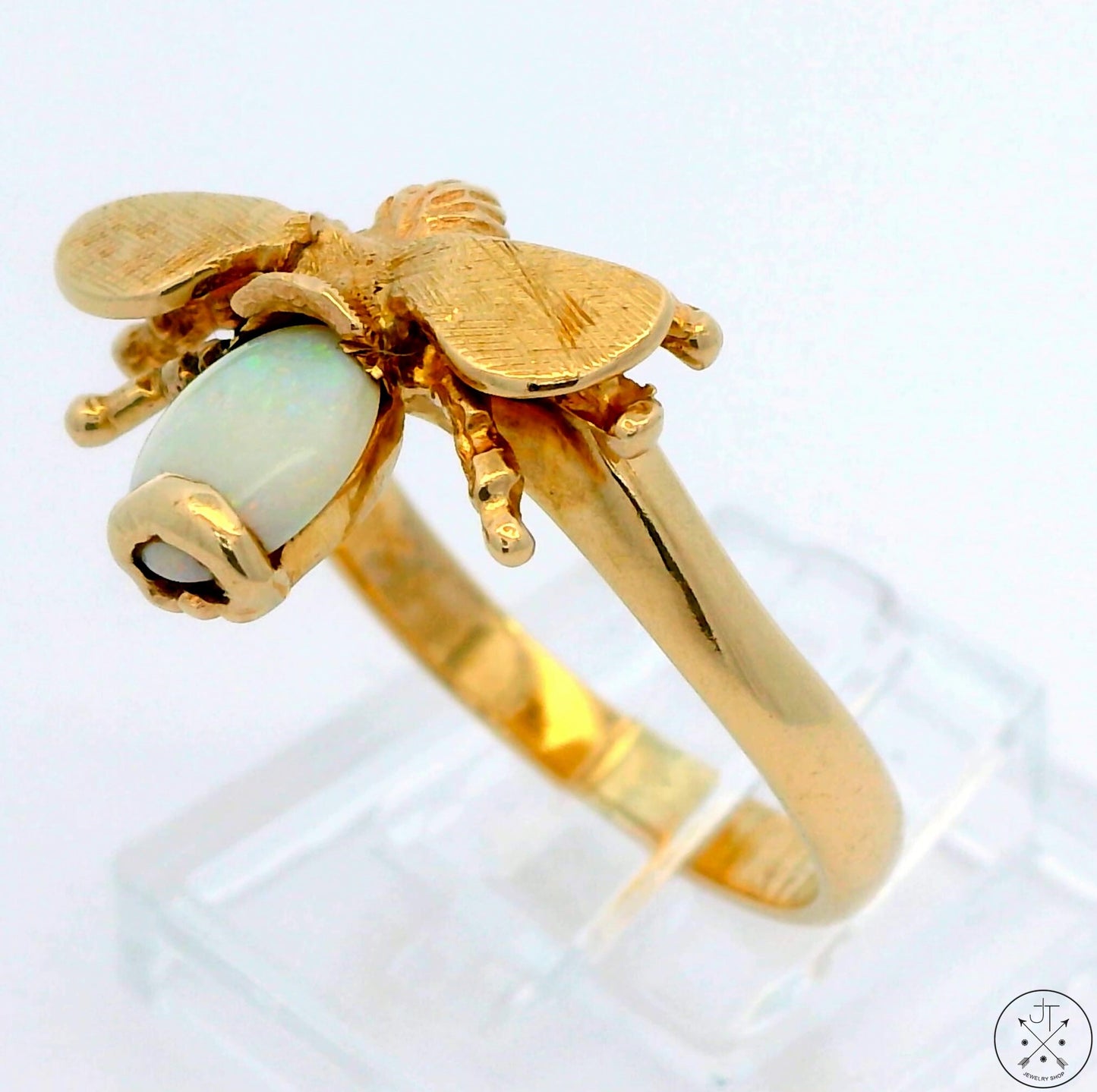 Vintage 14k Yellow Gold Bee Ring with Opal Size 8
