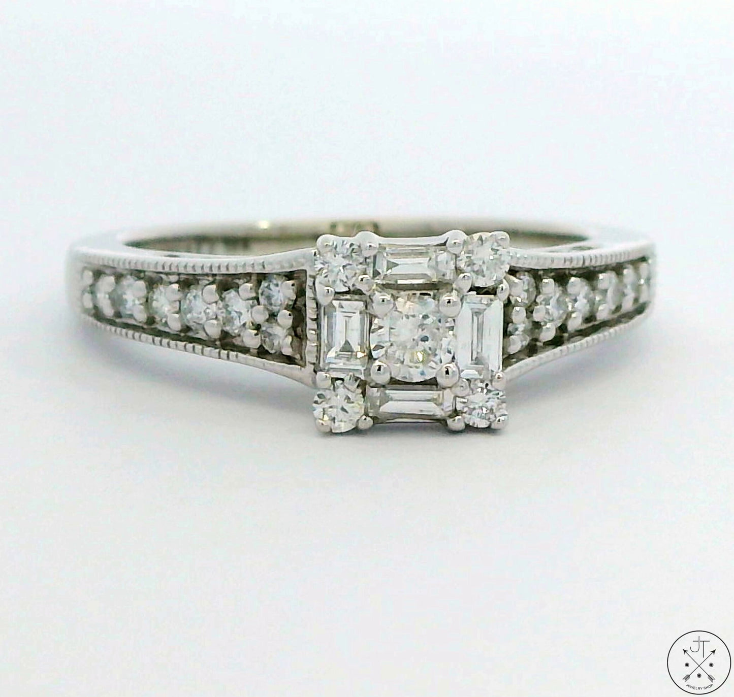 10k White Gold Engagement Ring with 1/2 ctw Diamonds Size 6.75 Keepsake Nearly New