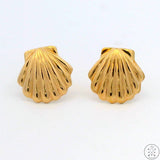 Vintage 18k Yellow Gold Stud Earrings Sea Shell