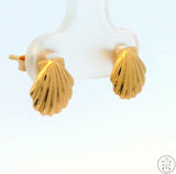 Vintage 18k Yellow Gold Stud Earrings Sea Shell