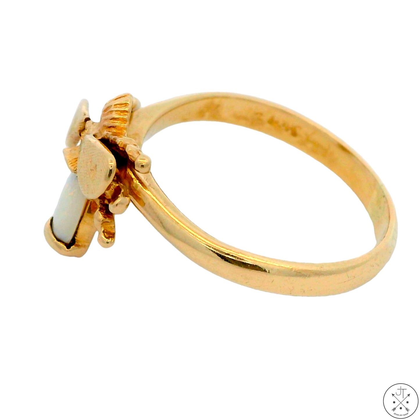 Vintage 14k Yellow Gold Bee Ring with Opal Size 8