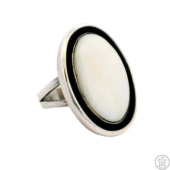 Vintage Navajo Sterling Silver Ring Mother of Pearl Cabochon Size 11.25 Signed Dayea