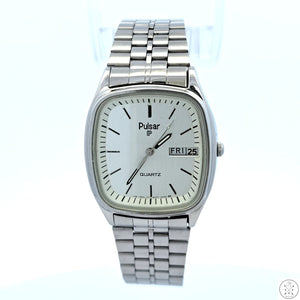 Vintage Pulsar 32 mm Watch Day Date Y148-503L 7.75 inch Stainless Steel Quartz