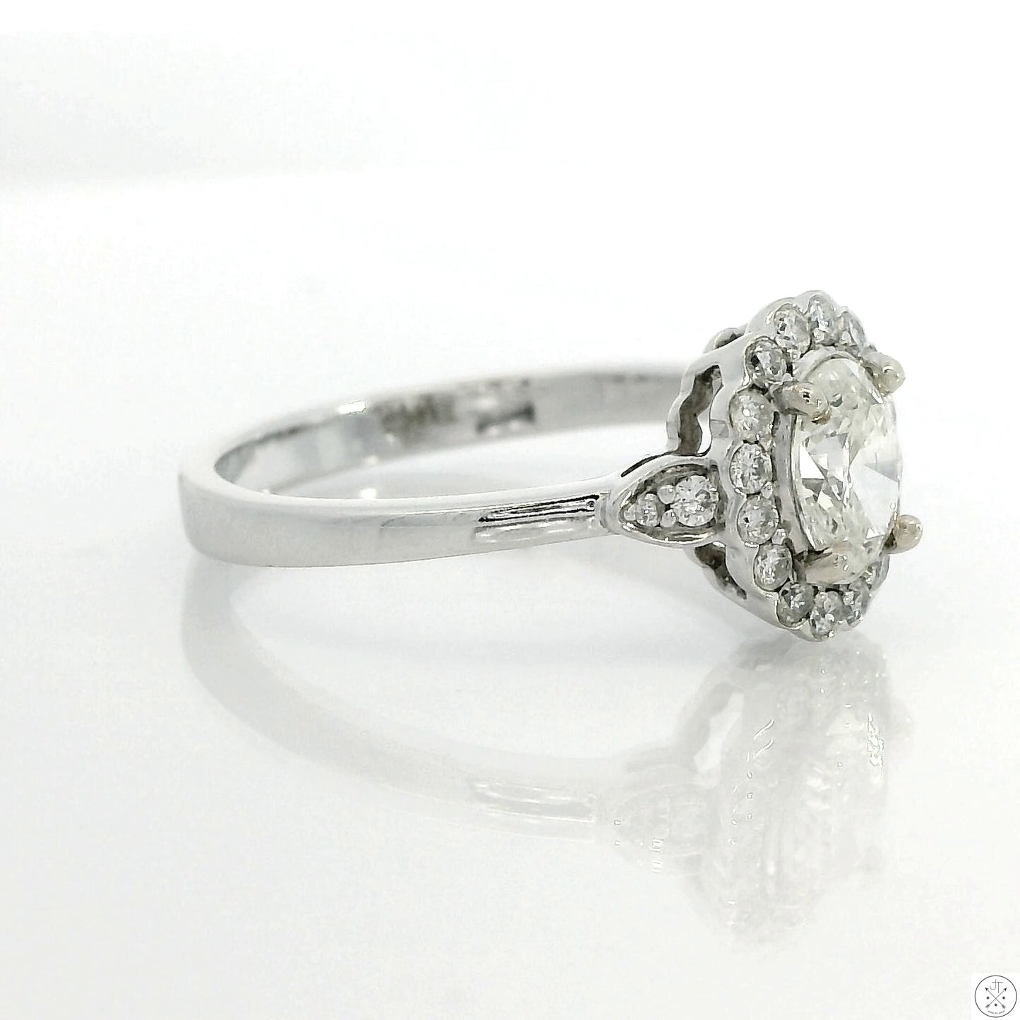 14k White Gold Halo Ring with .70 ctw Natural Diamonds Size 6.75 Oval