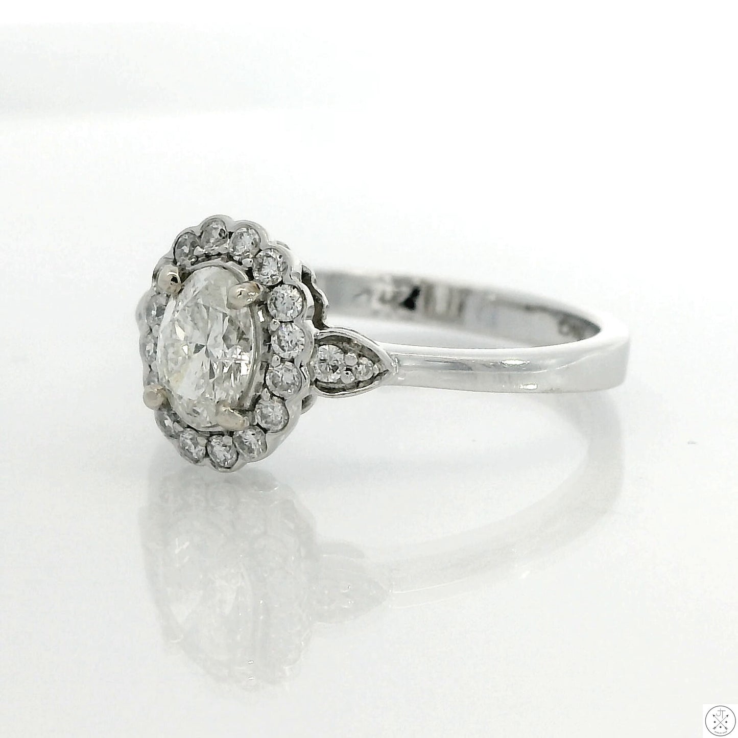 14k White Gold Halo Ring with .70 ctw Natural Diamonds Size 6.75 Oval