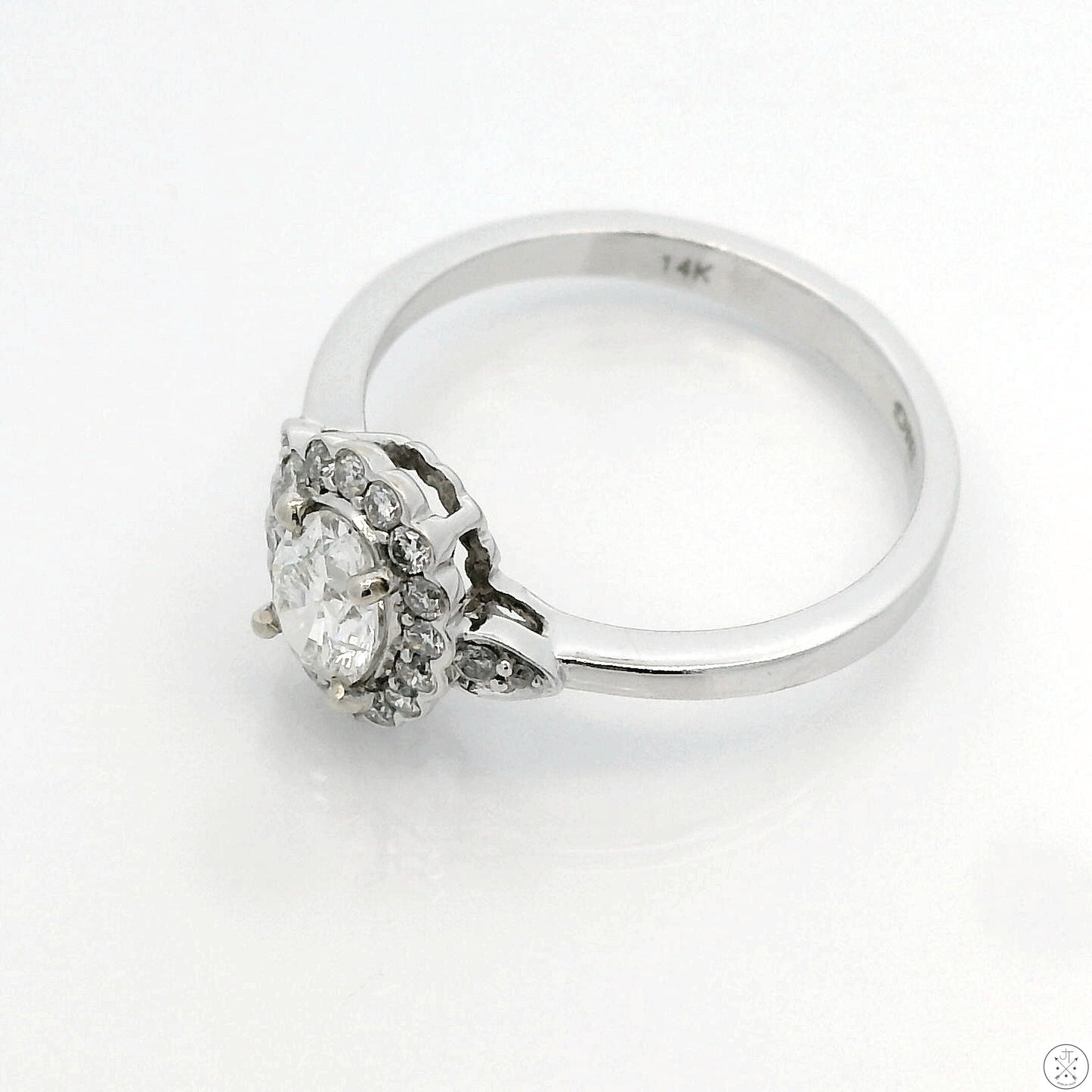 14k White Gold Halo Ring with .70 ctw Natural Diamonds Size 6.75 Oval