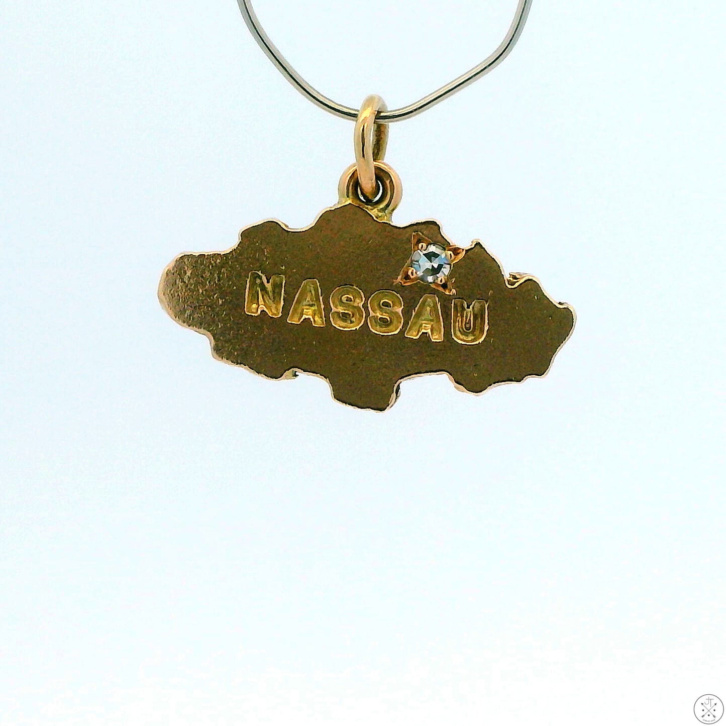 Vintage 14k Yellow Gold Bahamas Nassau Charm Pendant GVS1 natural Diamond