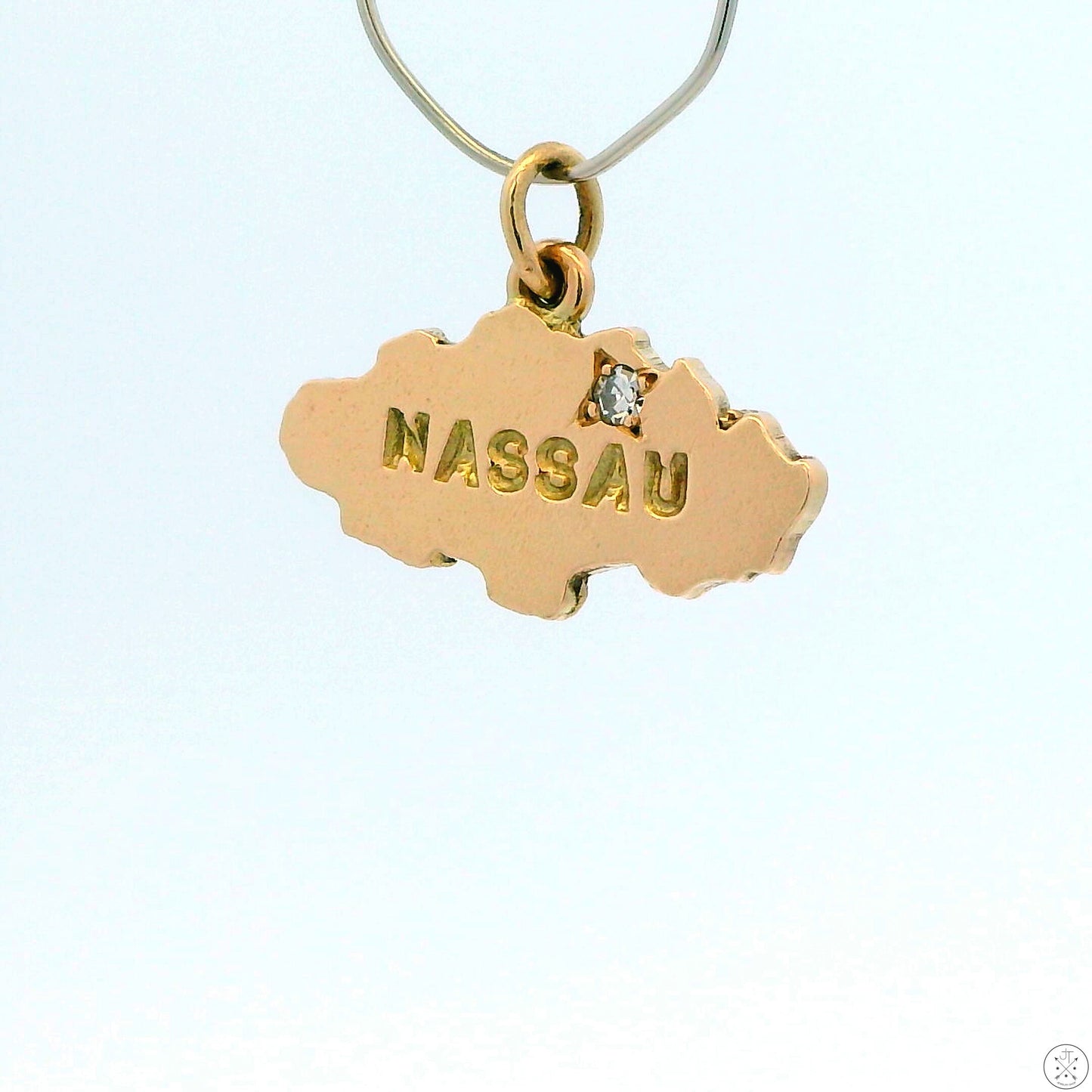 Vintage 14k Yellow Gold Bahamas Nassau Charm Pendant GVS1 natural Diamond