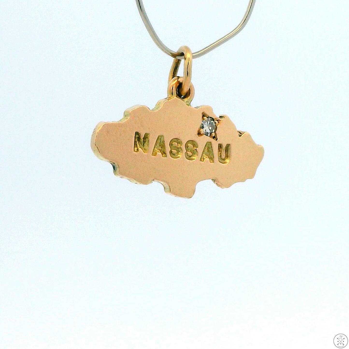 Vintage 14k Yellow Gold Bahamas Nassau Charm Pendant GVS1 natural Diamond