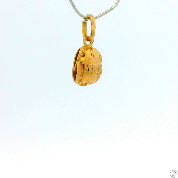 Vintage 18k Yellow Gold Scarab Egypt Pendant .7 inch Tall Charm
