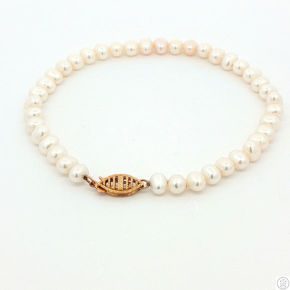 Vintage 10k Yellow Gold 7.75 Inch 5.5 mm Oval Pearl Bracelet