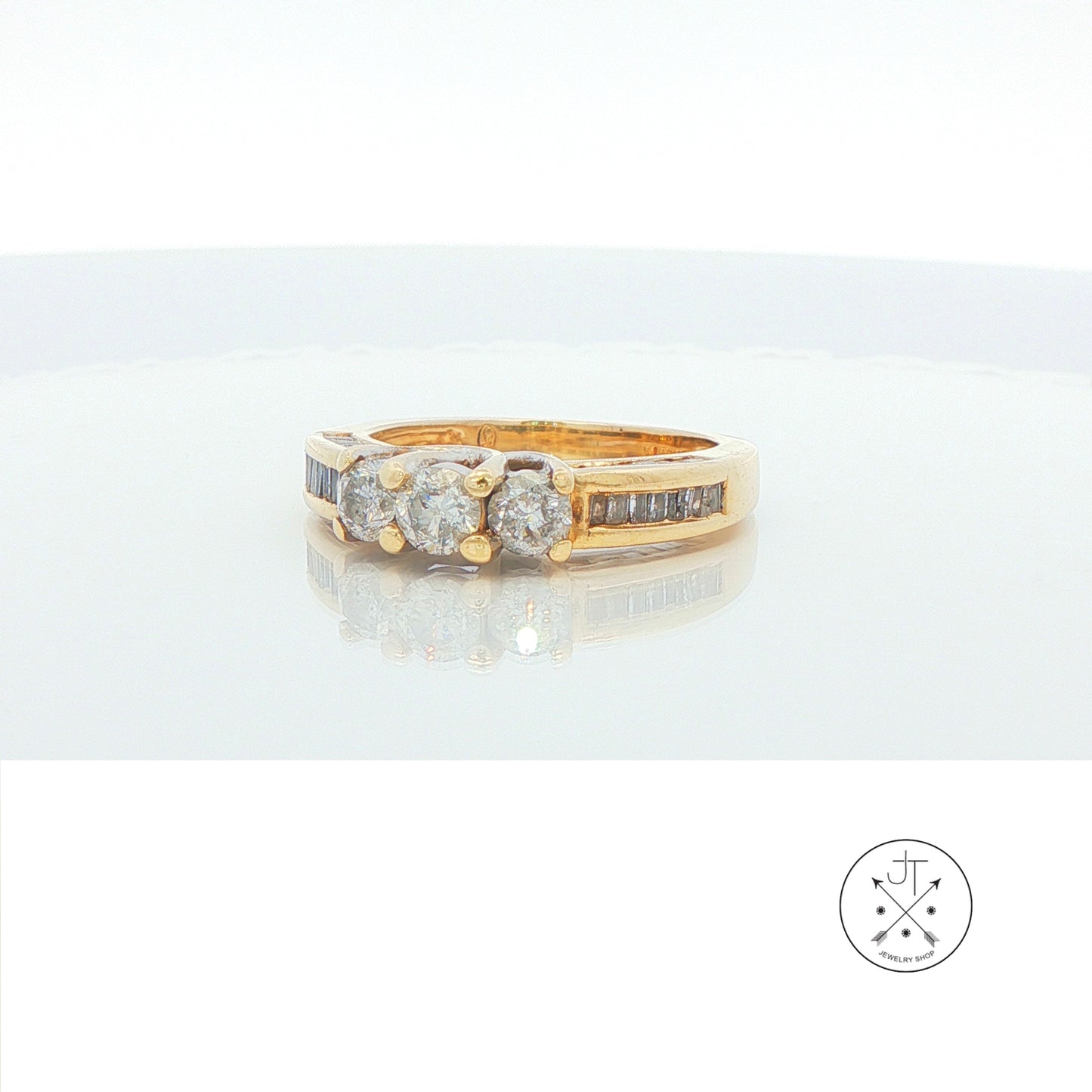 Vintage 10k Yellow Gold Ring with 1.40 ctw natural Diamonds Size 5.5 Three Stone Band