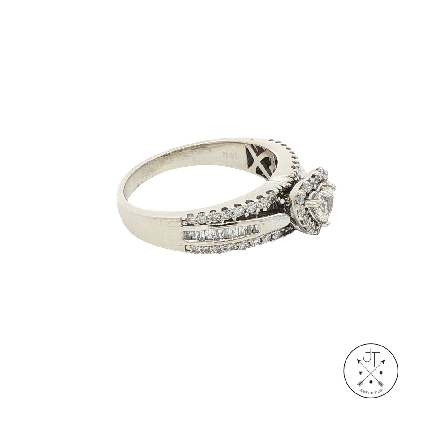 14k White Gold Solitaire Ring with Accents .7 ctw Natural Diamonds Size 9.5 Heart Halo