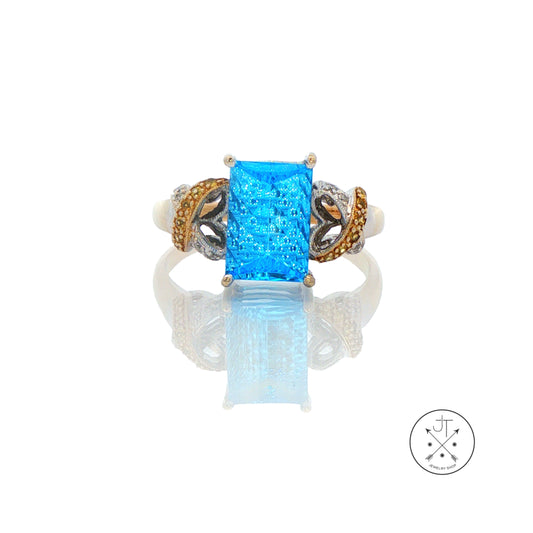 Vintage 18k 2-Tone Gold Ring with Natural Topaz and Diamond Size 8.5 Fantasy Cut
