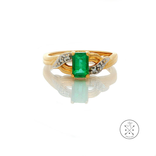 Vintage 18k Yellow Gold Ring with Natural Emerald and Diamonds Size 7