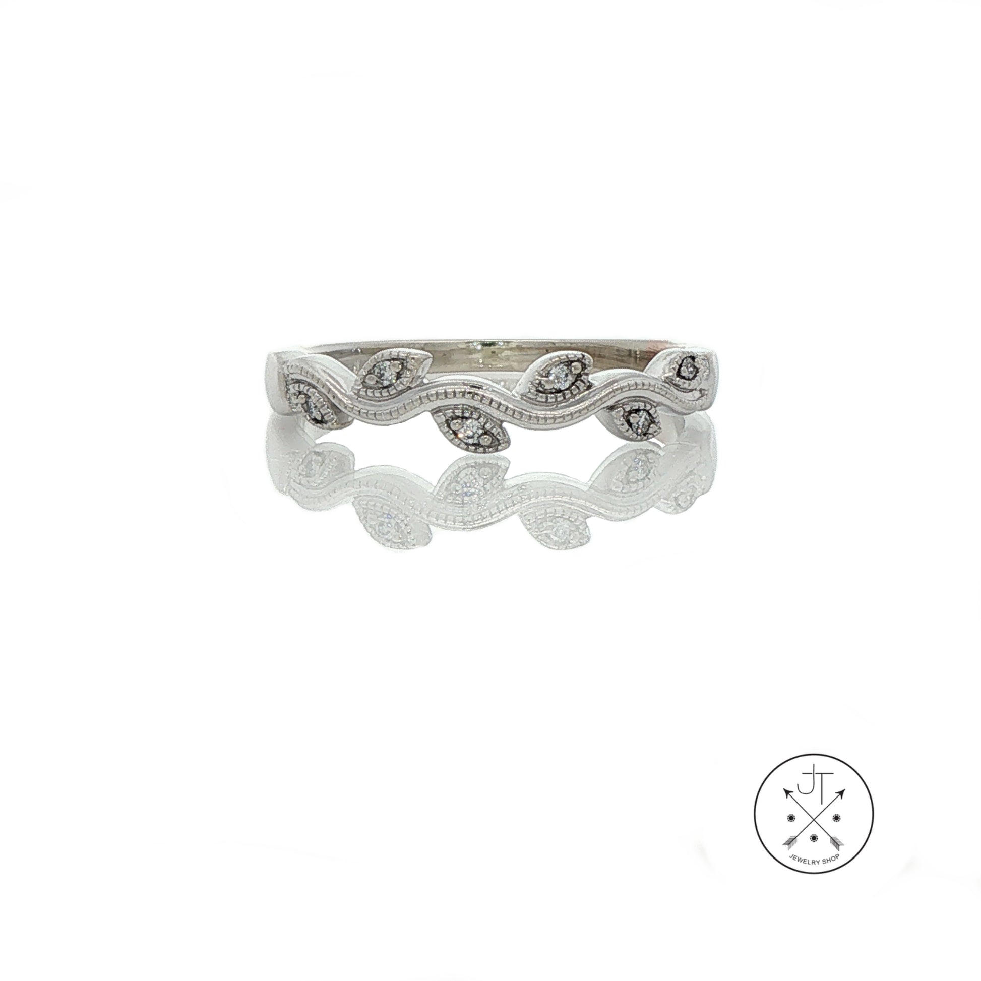 14k White Gold Leaf and Vine Band with .04 ctw Natural Diamonds Size 6.75 Thin Stack