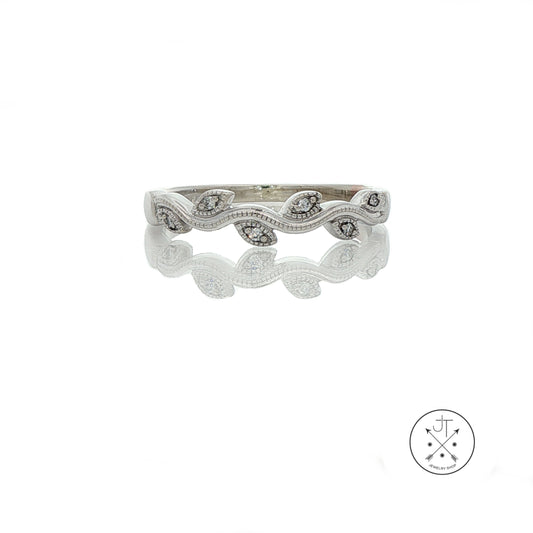 14k White Gold Leaf and Vine Band with .04 ctw Natural Diamonds Size 6.75 Thin Stack