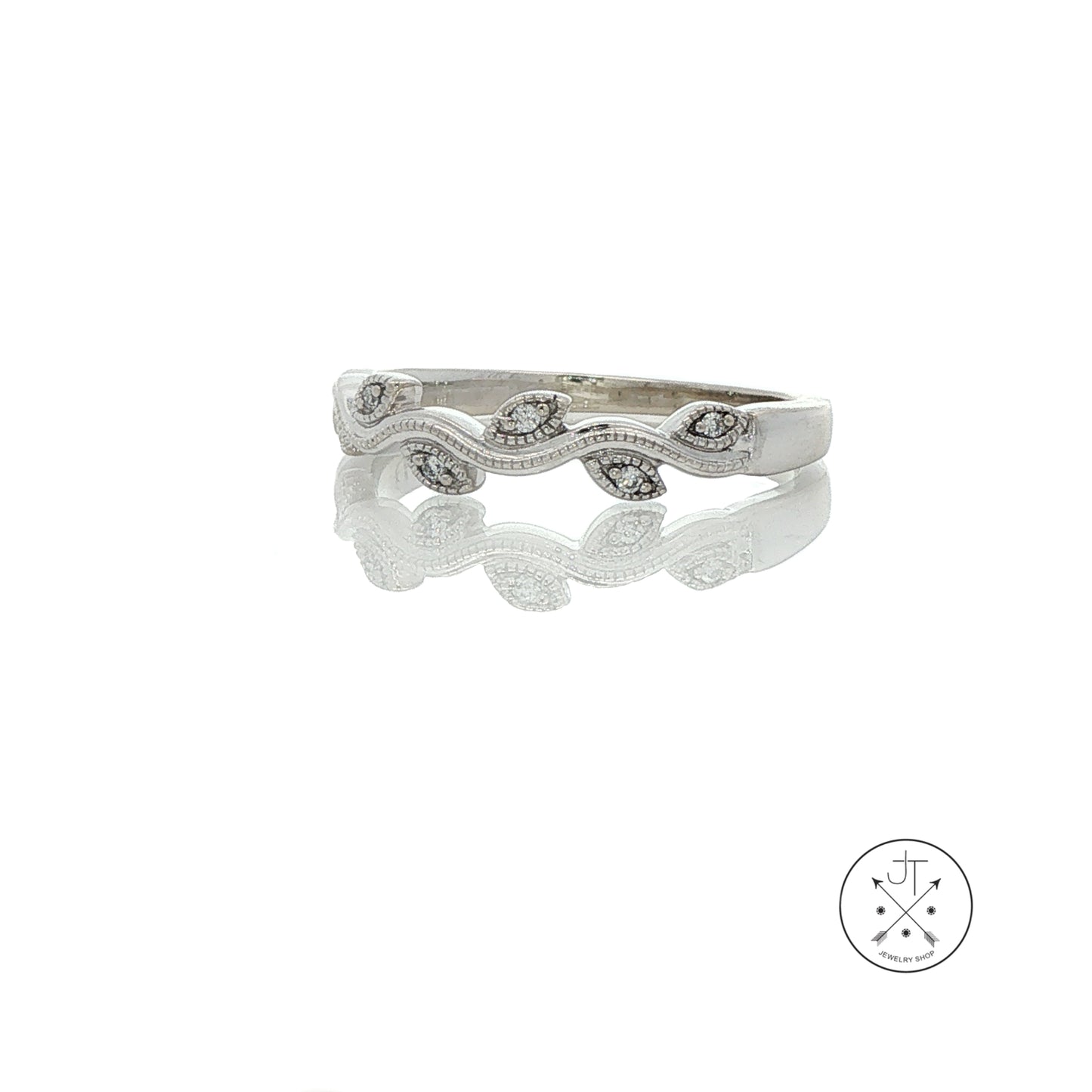 14k White Gold Leaf and Vine Band with .04 ctw Natural Diamonds Size 6.75 Thin Stack