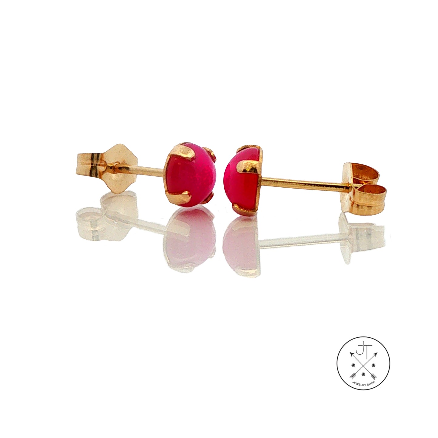 Vintage 14k Yellow Gold Stud Earrings with 5 mm Lindy Star Ruby