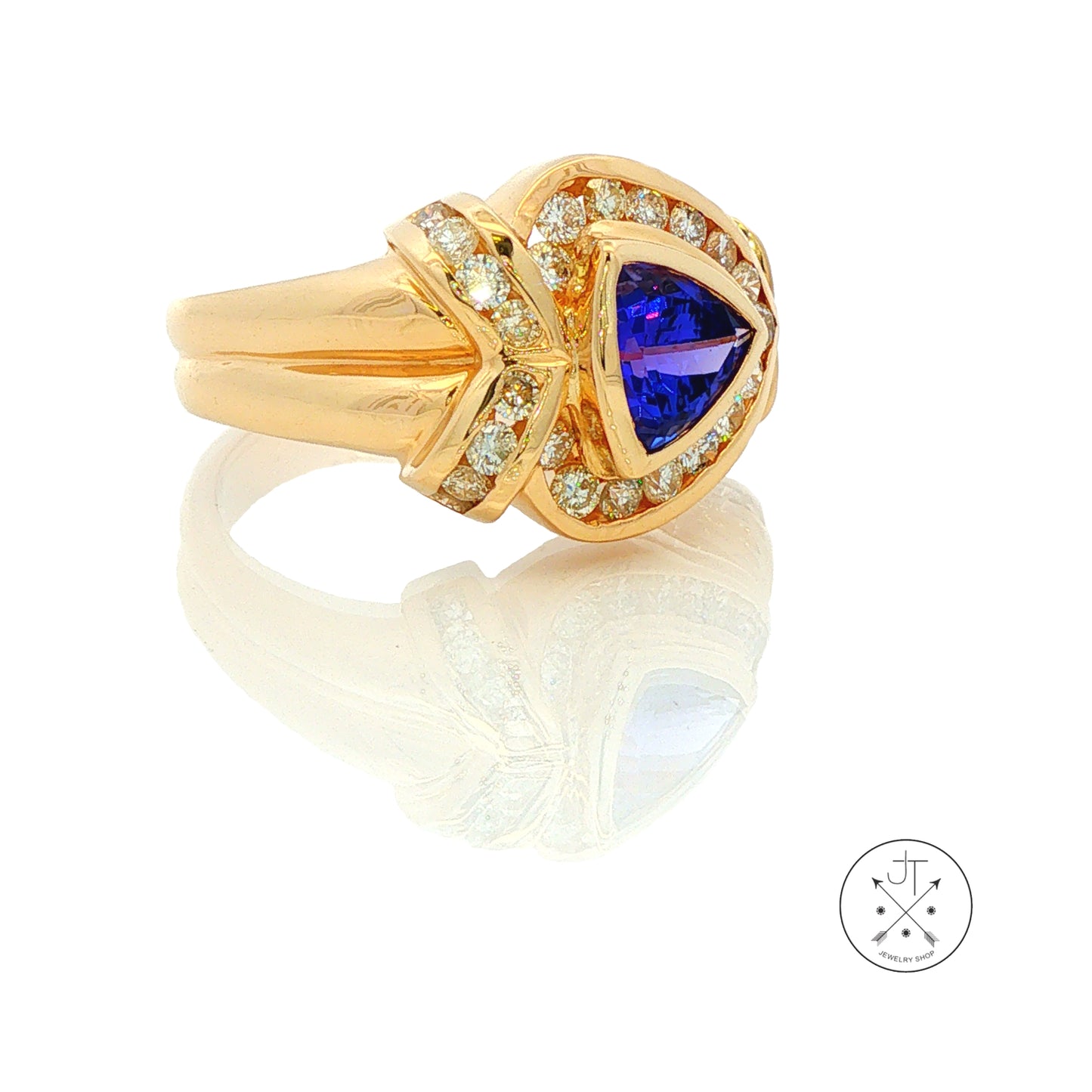 Vintage 14k Yellow Gold Statement Ring Natural Tanzanite and Diamonds Size 8.25