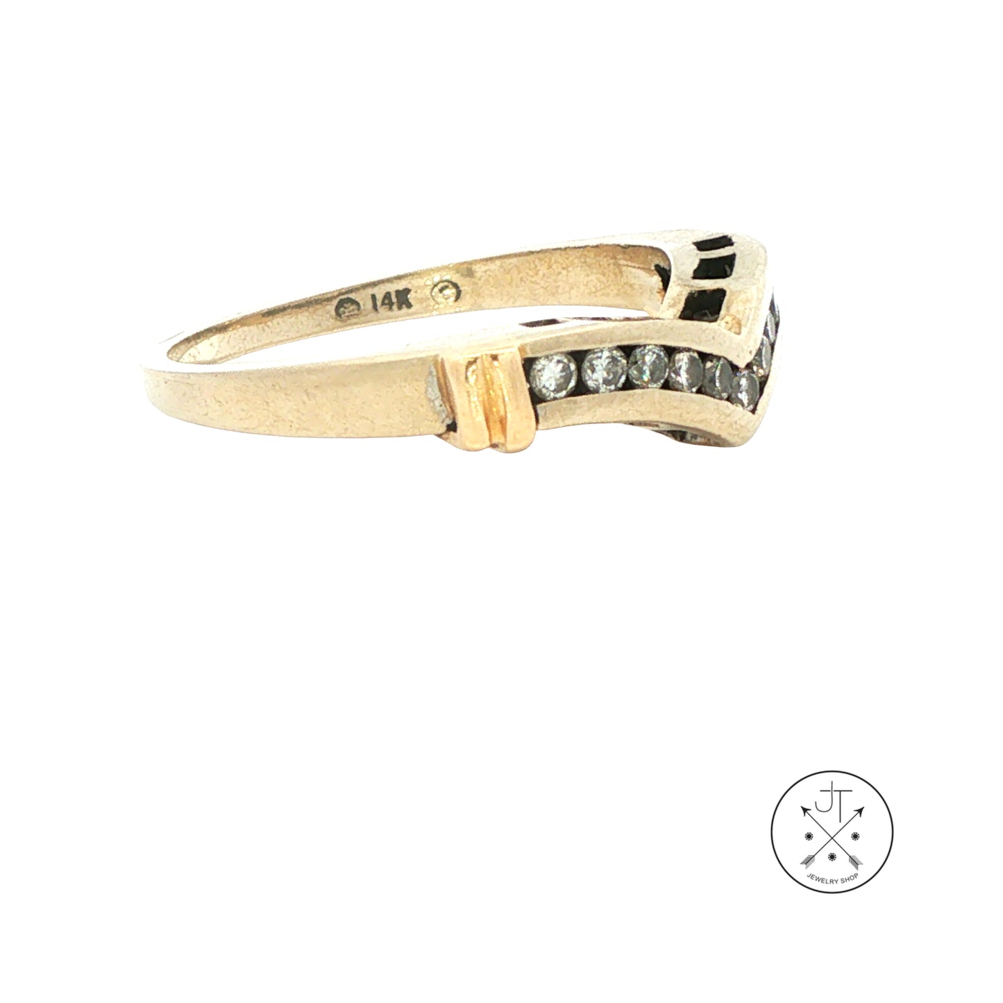 Vintage 14k White Gold Chevron Band with .15 ctw Natural Diamonds Size 6 Stackable